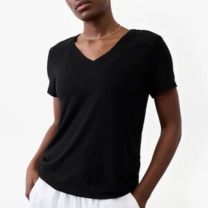 Athleta Getaway Linen Blend V-Neck Tee, black